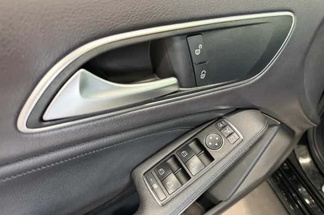 Mercedes-Benz A-Klasse (2014) thumbnail 25