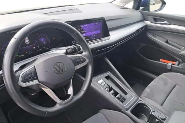 Volkswagen Golf (2023) thumbnail 16