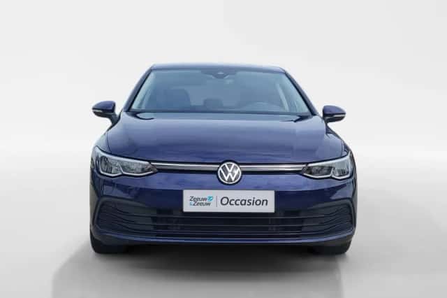 Volkswagen Golf (2023) thumbnail 3