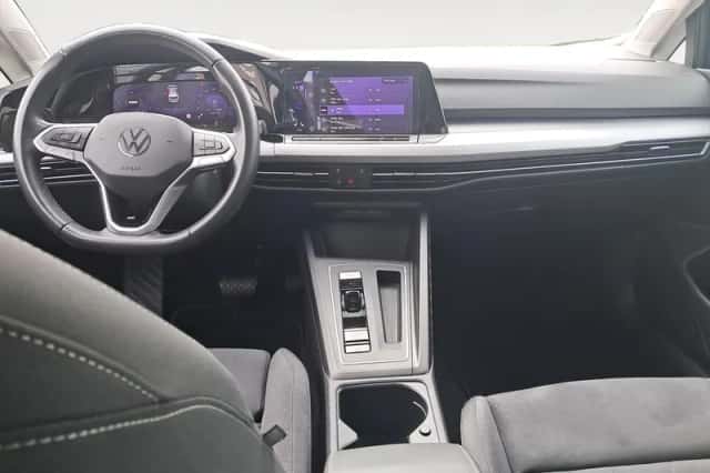 Volkswagen Golf (2023) thumbnail 9