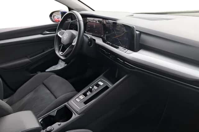 Volkswagen Golf (2023) thumbnail 10