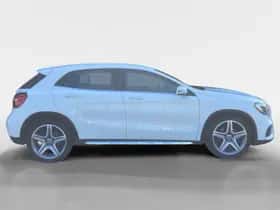 Mercedes-Benz GLA (2017) thumbnail 3