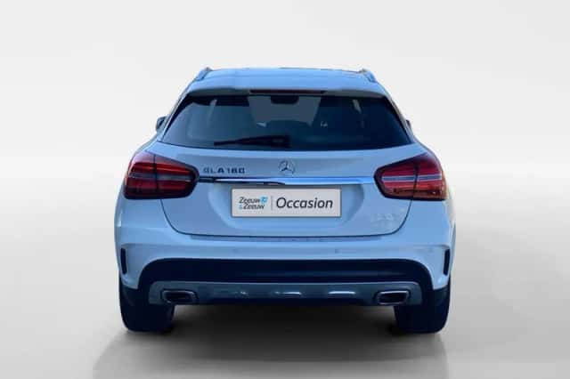 Mercedes-Benz GLA (2017) thumbnail 5