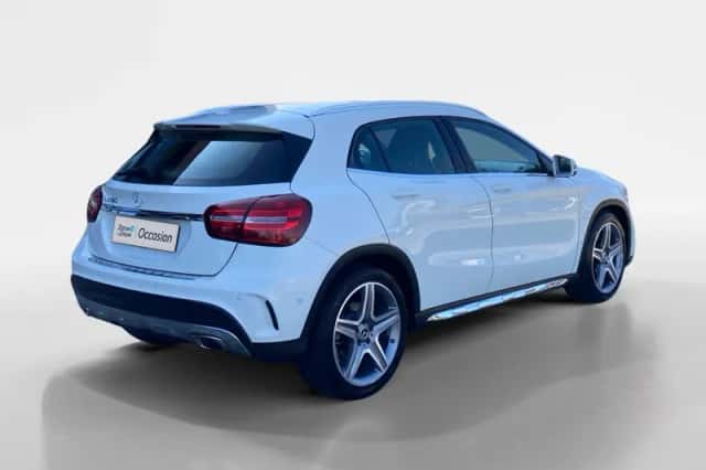 Mercedes-Benz GLA (2017) thumbnail 6