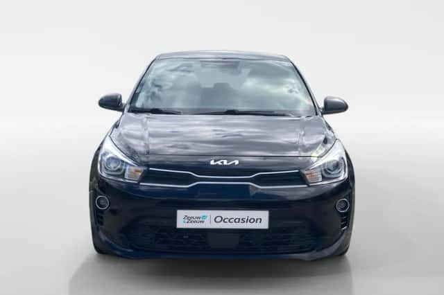 Kia Rio (2022) thumbnail 2
