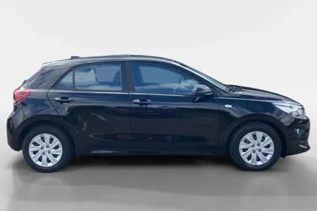 Kia Rio (2022) thumbnail 3