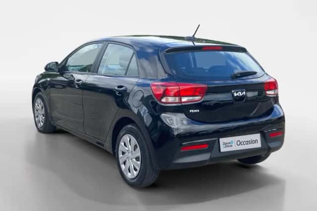 Kia Rio (2022) thumbnail 6