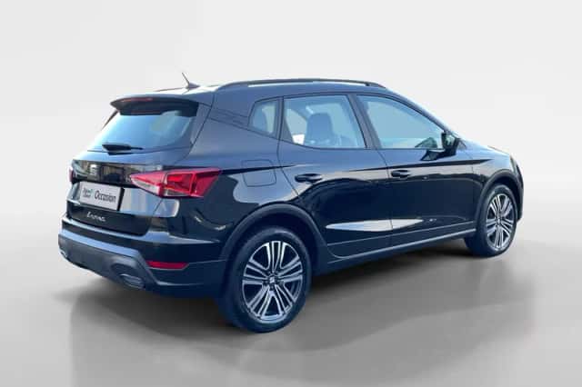 SEAT Arona (2022) thumbnail 3