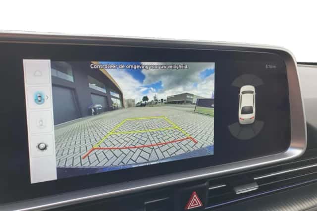 Hyundai Ioniq 6 (2023) thumbnail 11