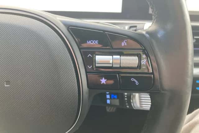 Hyundai Ioniq 6 (2023) thumbnail 12