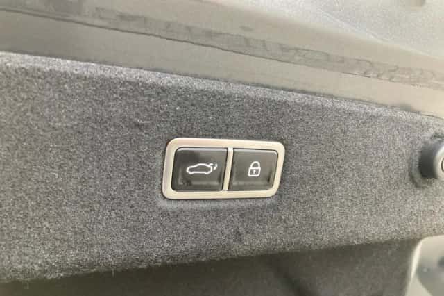 Hyundai Ioniq 6 (2023) thumbnail 16