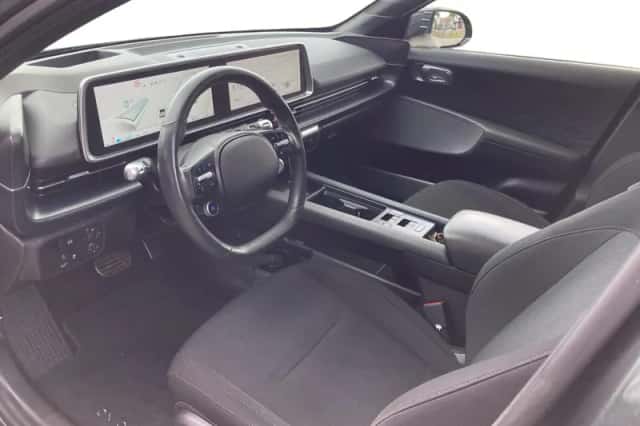 Hyundai Ioniq 6 (2023) thumbnail 18