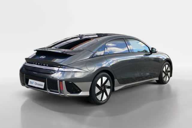 Hyundai Ioniq 6 (2023) thumbnail 4