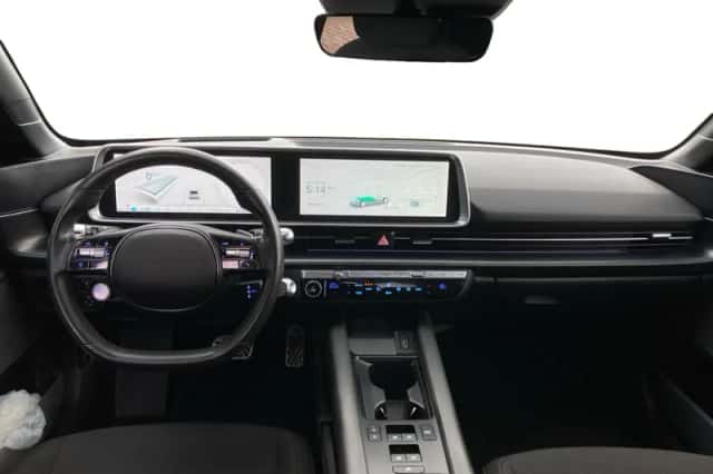 Hyundai Ioniq 6 (2023) thumbnail 10