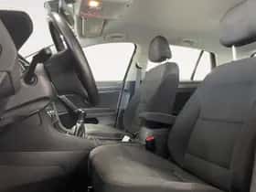 Volkswagen Golf (2017) thumbnail 11