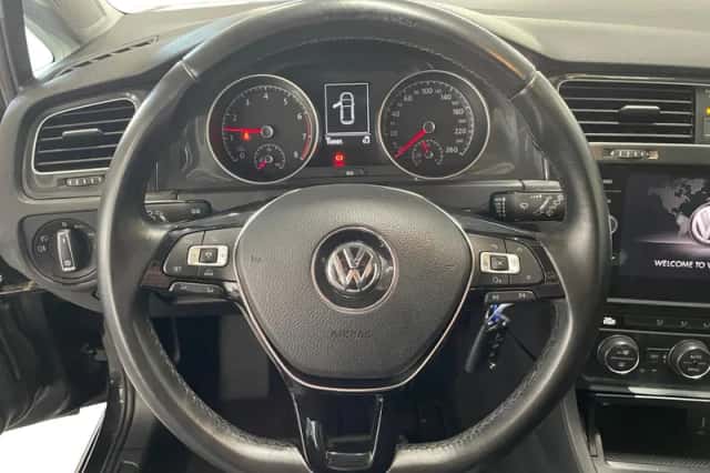 Volkswagen Golf (2017) thumbnail 13