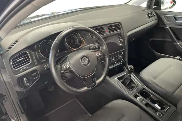 Volkswagen Golf (2017) thumbnail 9