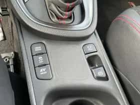 Toyota Yaris Cross (2023) thumbnail 18