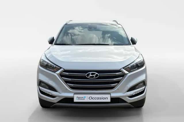 Hyundai Tucson (2016) thumbnail 3