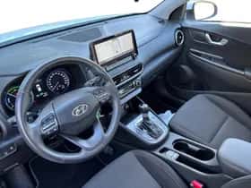 Hyundai Kona (2022) thumbnail 8
