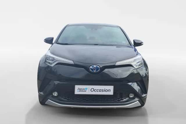 Toyota C-HR (2018) thumbnail 2