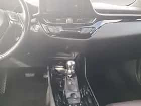 Toyota C-HR (2018) thumbnail 12