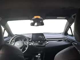 Toyota C-HR (2018) thumbnail 14