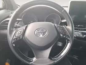 Toyota C-HR (2018) thumbnail 17