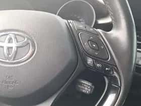 Toyota C-HR (2018) thumbnail 19