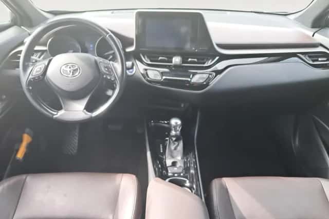 Toyota C-HR (2018) thumbnail 21