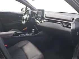 Toyota C-HR (2018) thumbnail 9
