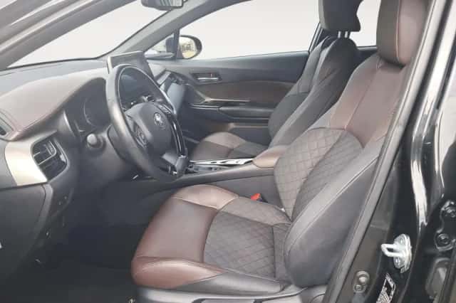 Toyota C-HR (2018) thumbnail 10