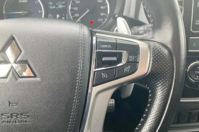 Mitsubishi Outlander (2019) thumbnail 12