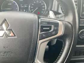 Mitsubishi Outlander (2019) thumbnail 12
