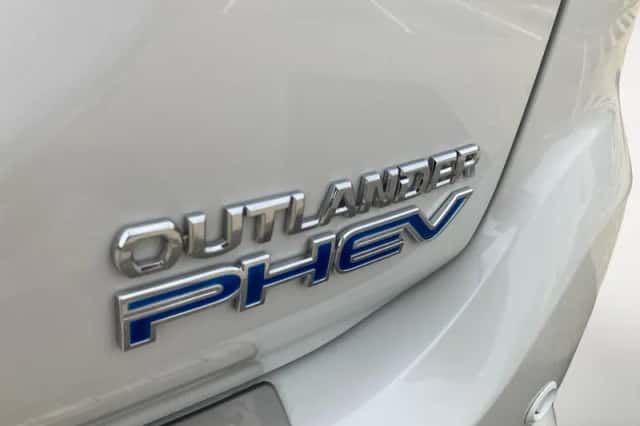 Mitsubishi Outlander (2019) thumbnail 15