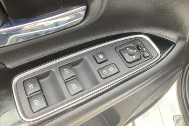 Mitsubishi Outlander (2019) thumbnail 19