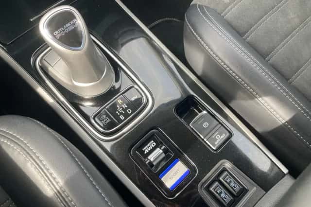 Mitsubishi Outlander (2019) thumbnail 25
