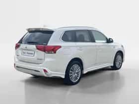 Mitsubishi Outlander (2019) thumbnail 4