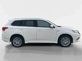 Mitsubishi Outlander (2019) thumbnail 6
