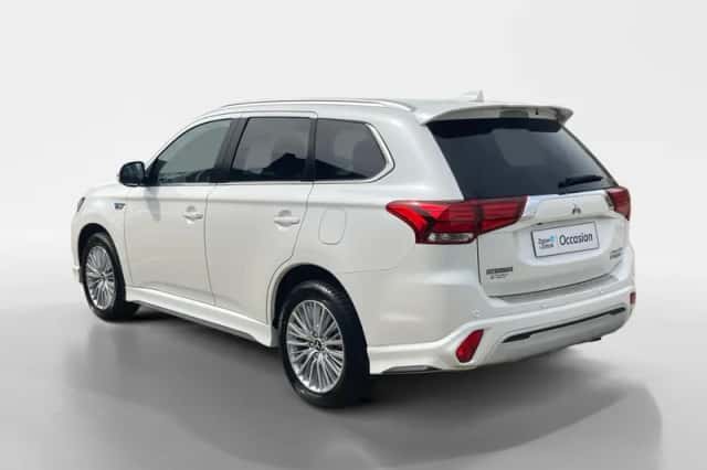 Mitsubishi Outlander (2019) thumbnail 7