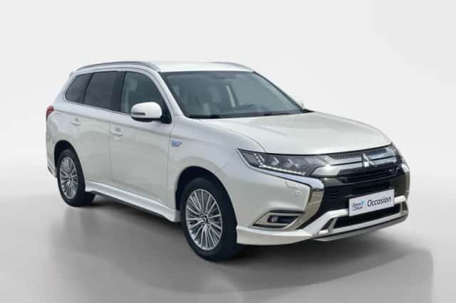 Mitsubishi Outlander (2019) thumbnail 8