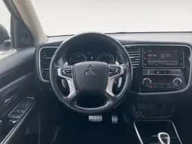 Mitsubishi Outlander (2019) thumbnail 9