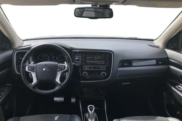 Mitsubishi Outlander (2019) thumbnail 10