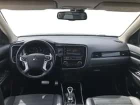 Mitsubishi Outlander (2019) thumbnail 10
