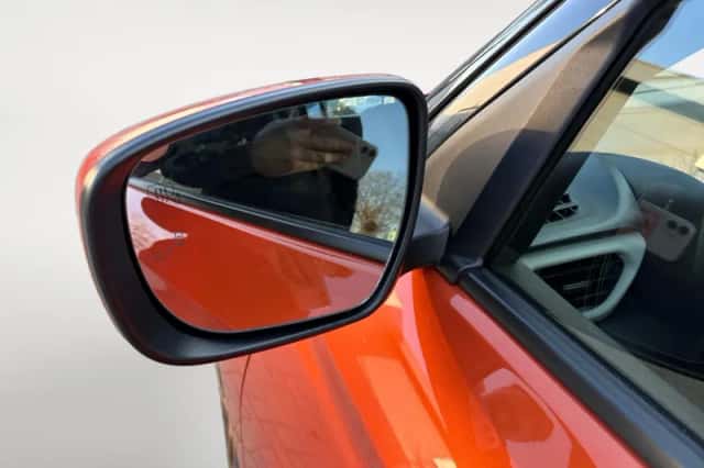 Suzuki Swift (2025) thumbnail 2