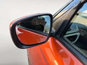 Suzuki Swift (2025) thumbnail 2