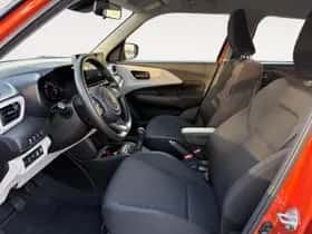 Suzuki Swift (2025) thumbnail 12