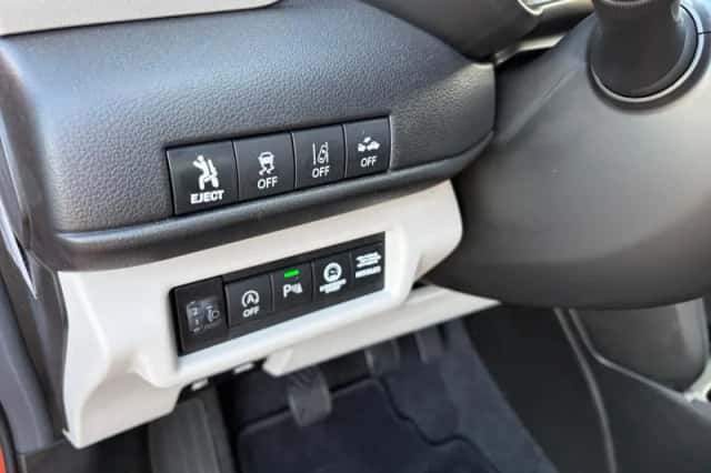 Suzuki Swift (2025) thumbnail 15