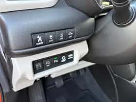 Suzuki Swift (2025) thumbnail 15