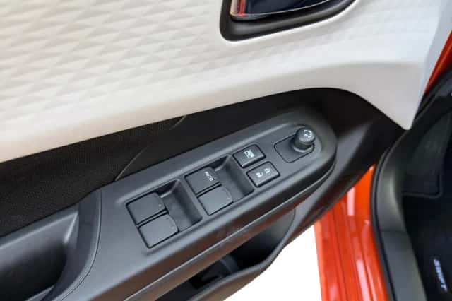Suzuki Swift (2025) thumbnail 18